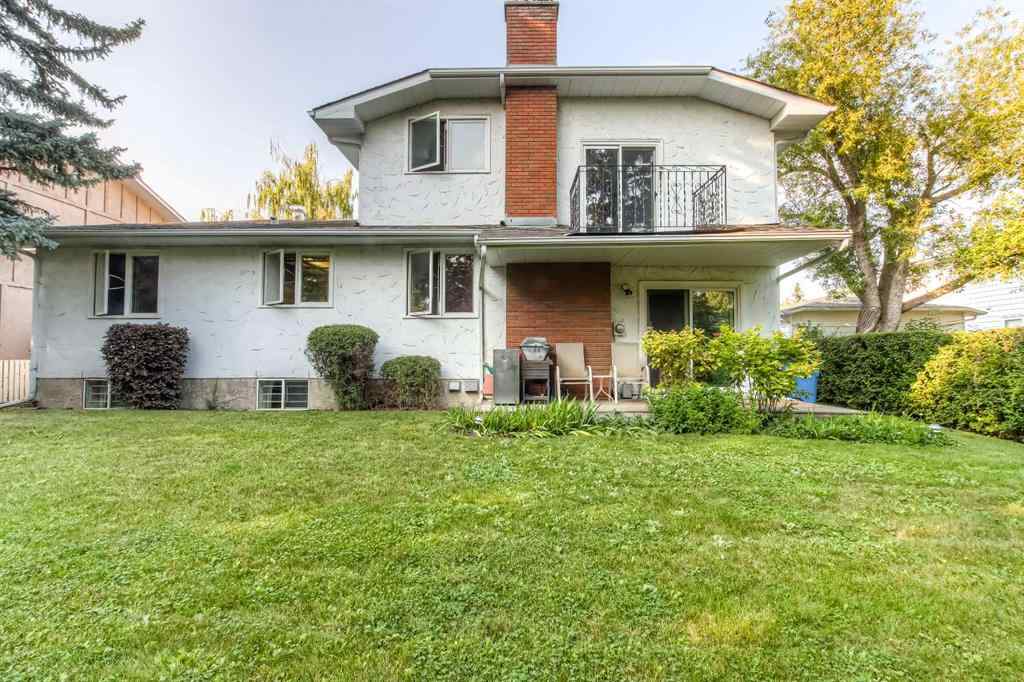 MLS® A2256299 - 22 Varwood Place NW in Varsity Calgary, Residential