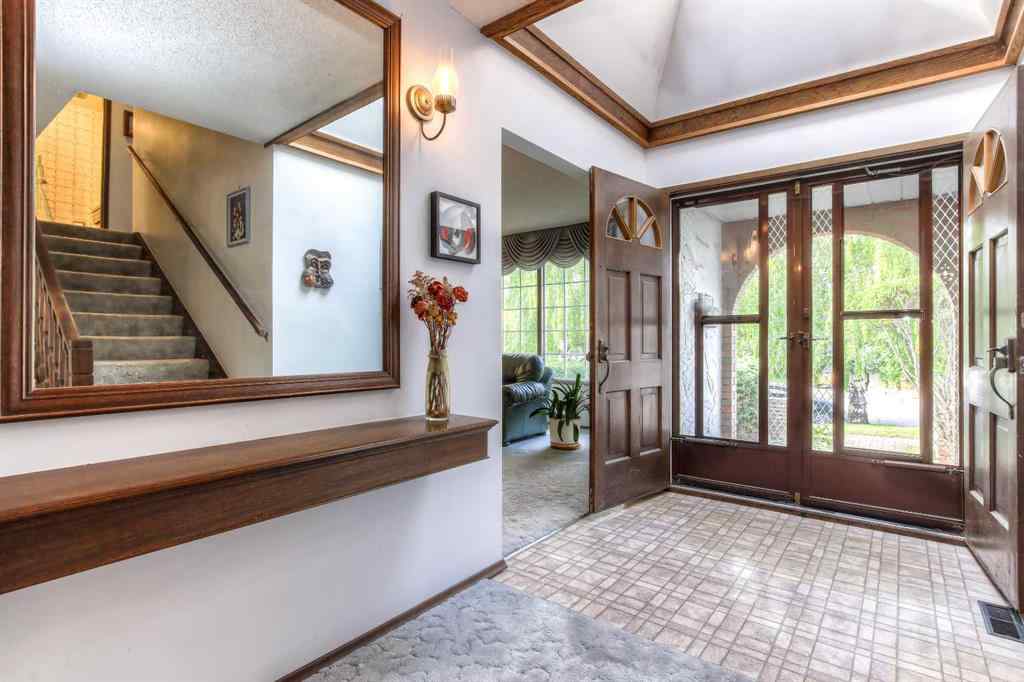 MLS® A2256299 - 22 Varwood Place NW in Varsity Calgary, Residential