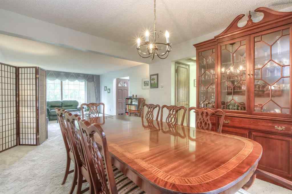 MLS® A2256299 - 22 Varwood Place NW in Varsity Calgary, Residential