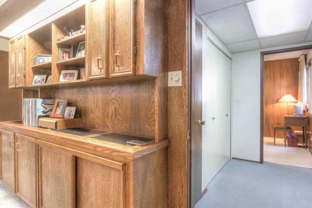 MLS® A2256299 - 22 Varwood Place NW in Varsity Calgary, Residential