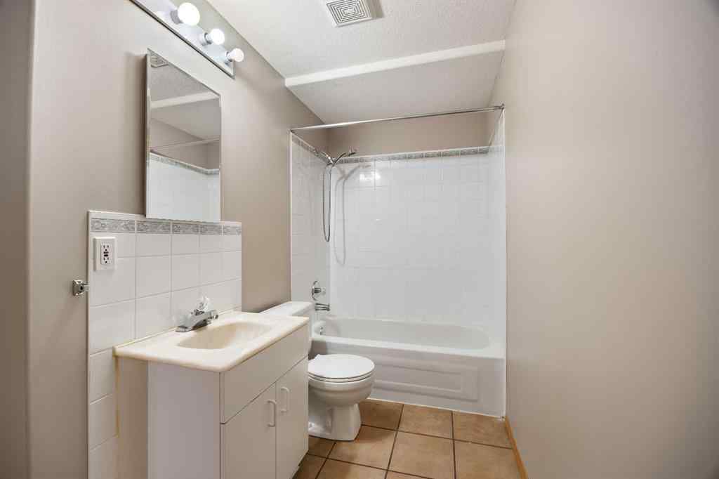 MLS® A2256301 - 132 Hawkland Circle NW in Hawkwood Calgary, Residential