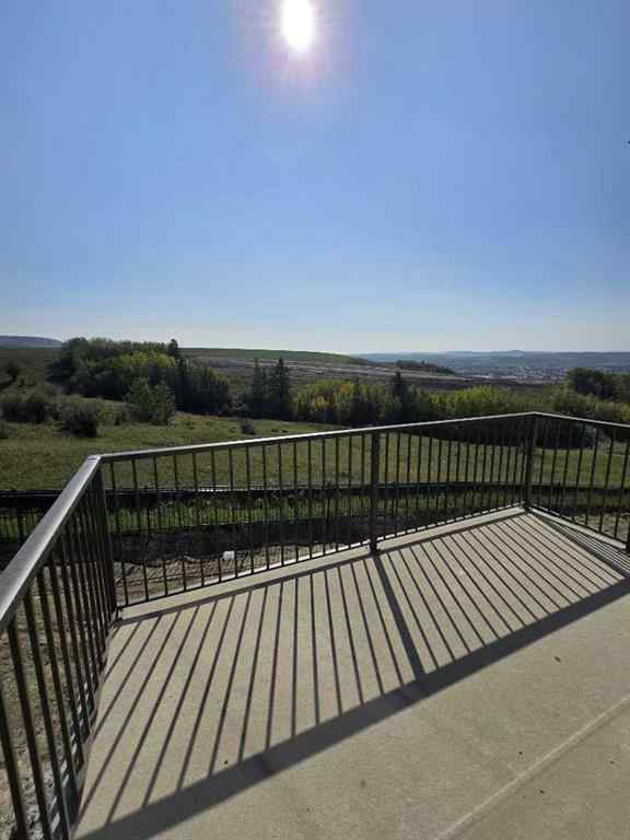 MLS® A2256304 - 72 Heritage Ridge  in Heritage Hills Cochrane, Residential