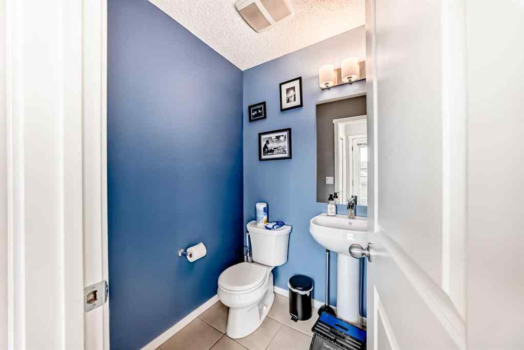 MLS® A2256315 - 132 Sunvalley Road  in Sunset Ridge Cochrane, Residential
