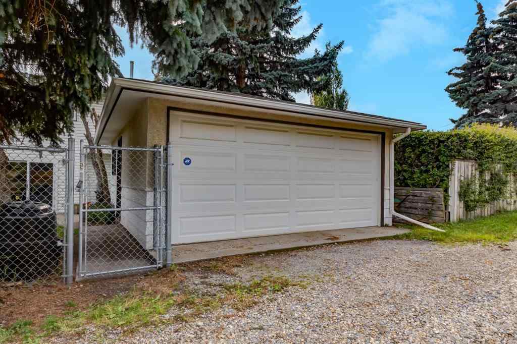 MLS® A2256316 - 274 Carragana Crescent NW in Charleswood Calgary, Residential