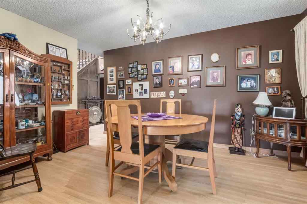 MLS® A2256316 - 274 Carragana Crescent NW in Charleswood Calgary, Residential
