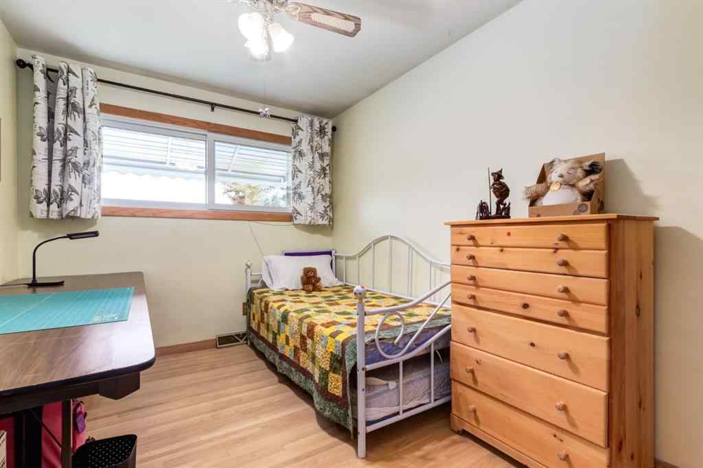 MLS® A2256316 - 274 Carragana Crescent NW in Charleswood Calgary, Residential