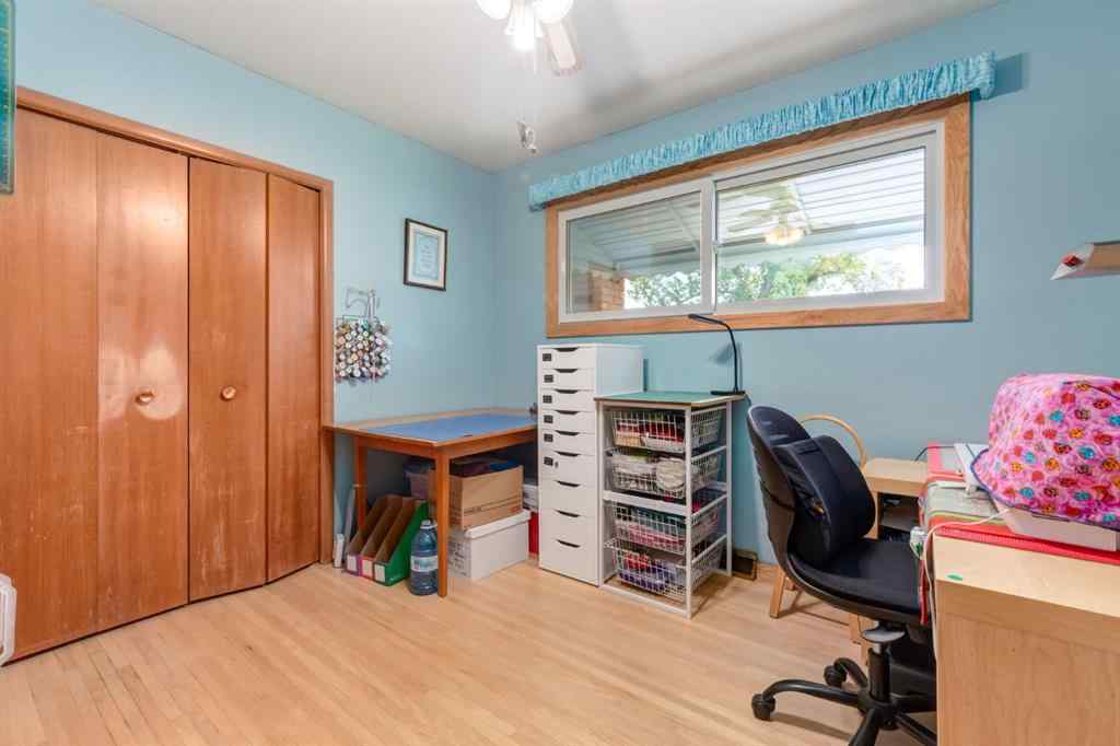 MLS® A2256316 - 274 Carragana Crescent NW in Charleswood Calgary, Residential