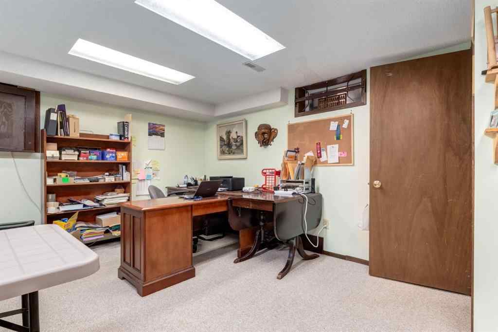 MLS® A2256316 - 274 Carragana Crescent NW in Charleswood Calgary, Residential