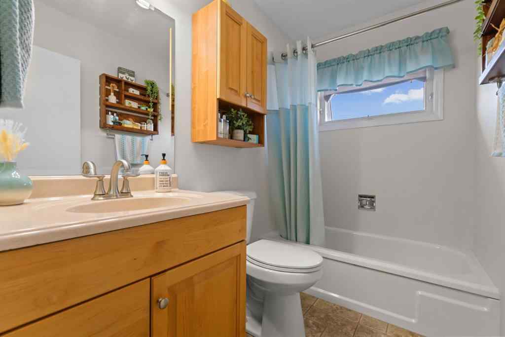 MLS® A2256319 - 5308 50 Street  in Sparling Camrose, Residential