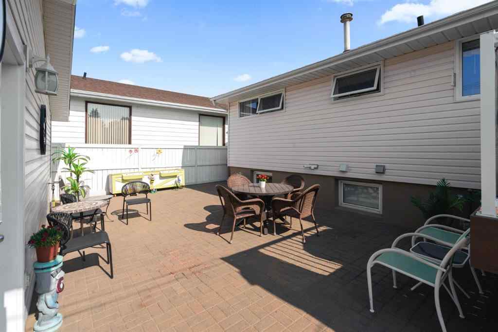 MLS® A2256319 - 5308 50 Street  in Sparling Camrose, Residential