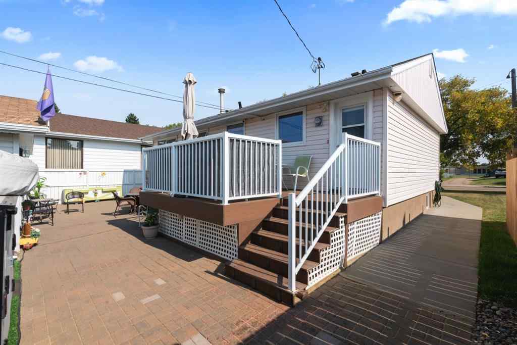MLS® A2256319 - 5308 50 Street  in Sparling Camrose, Residential