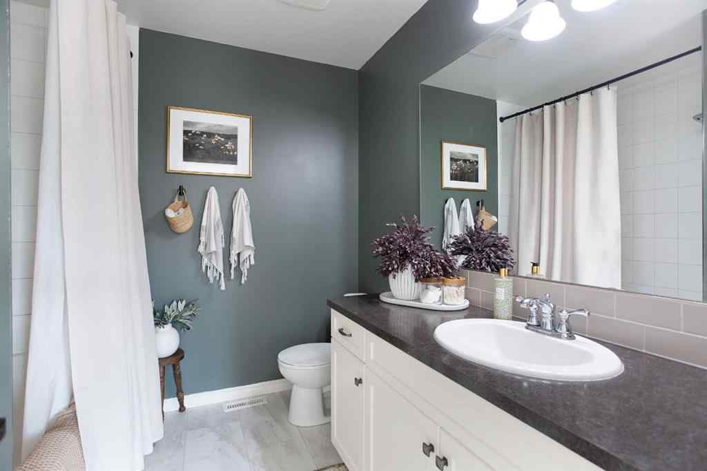 MLS® A2256322 - 420 Windstone Grove SW in Windsong Airdrie, Residential