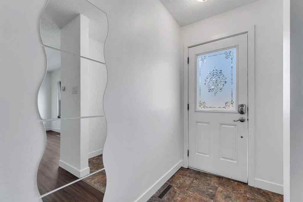 MLS® A2256326 - 5628 trelle Drive NE in Thorncliffe Calgary, Residential