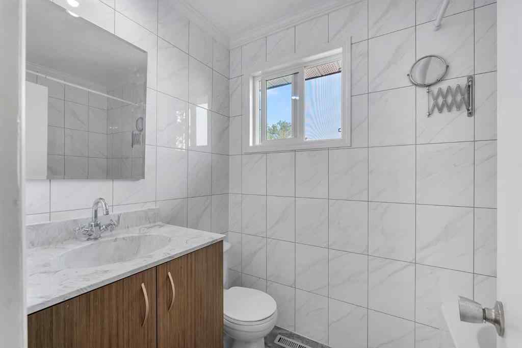 MLS® A2256326 - 5628 trelle Drive NE in Thorncliffe Calgary, Residential