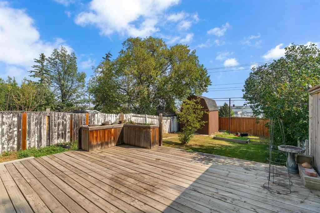 MLS® A2256326 - 5628 trelle Drive NE in Thorncliffe Calgary, Residential