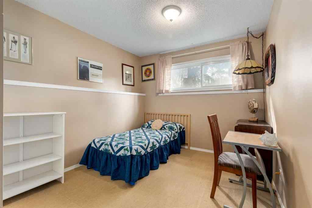 MLS® A2256327 - 1812 Meadowbrook Drive SE in Meadowbrook Airdrie, Residential