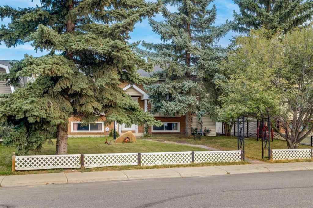 MLS® A2256327 - 1812 Meadowbrook Drive SE in Meadowbrook Airdrie, Residential