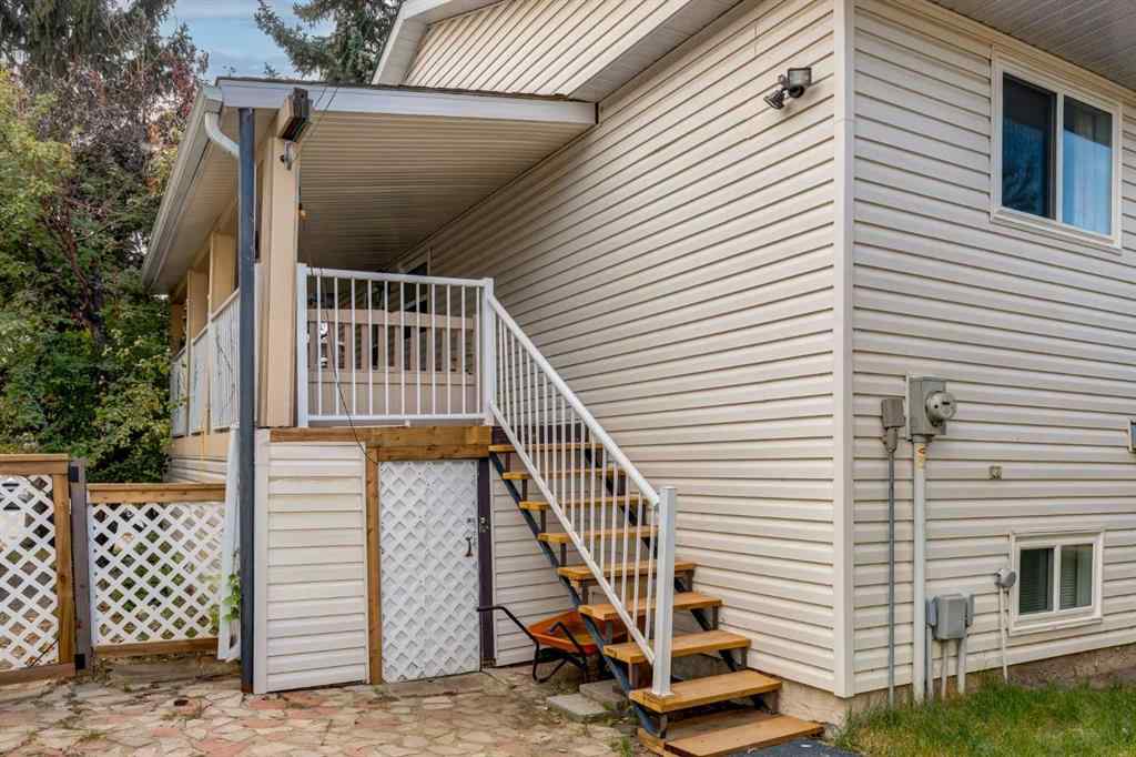 MLS® A2256327 - 1812 Meadowbrook Drive SE in Meadowbrook Airdrie, Residential