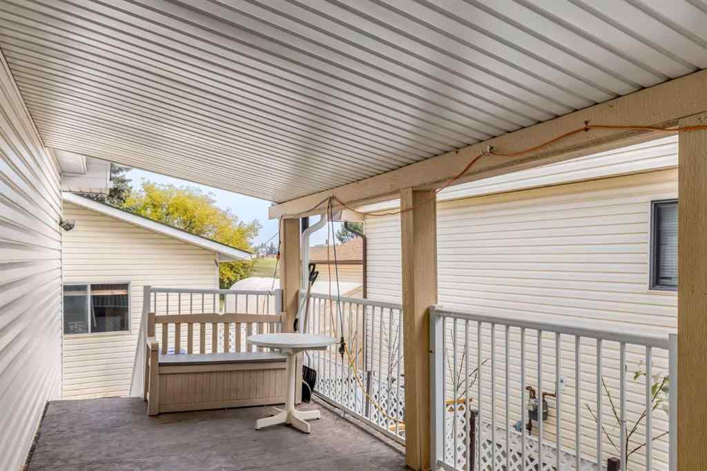 MLS® A2256327 - 1812 Meadowbrook Drive SE in Meadowbrook Airdrie, Residential