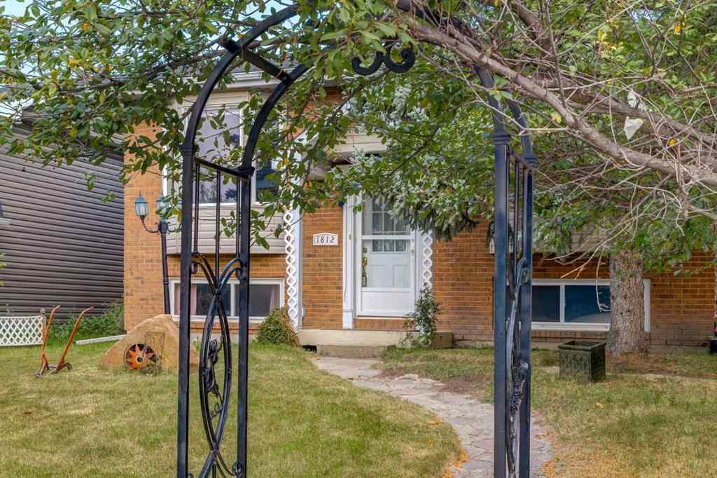 MLS® A2256327 - 1812 Meadowbrook Drive SE in Meadowbrook Airdrie, Residential