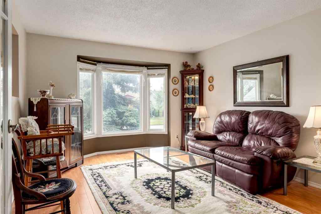 MLS® A2256327 - 1812 Meadowbrook Drive SE in Meadowbrook Airdrie, Residential