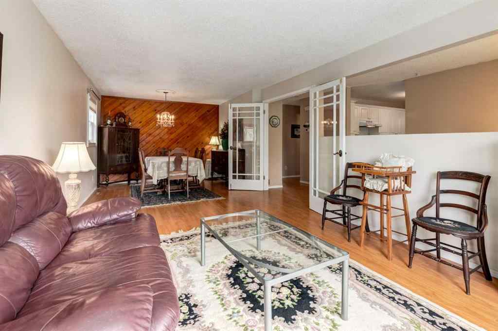 MLS® A2256327 - 1812 Meadowbrook Drive SE in Meadowbrook Airdrie, Residential