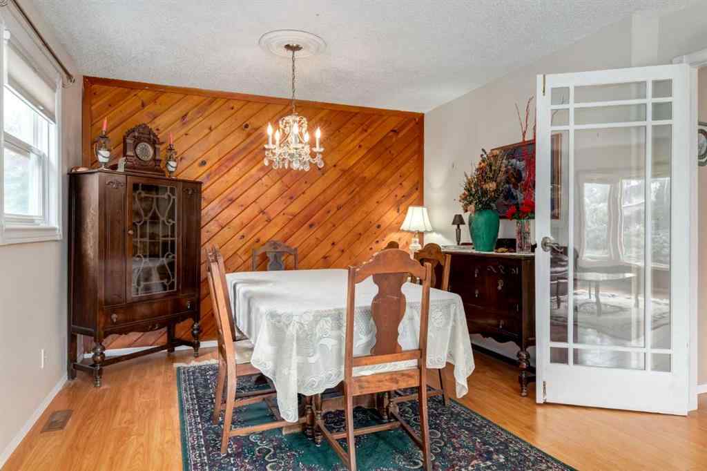 MLS® A2256327 - 1812 Meadowbrook Drive SE in Meadowbrook Airdrie, Residential