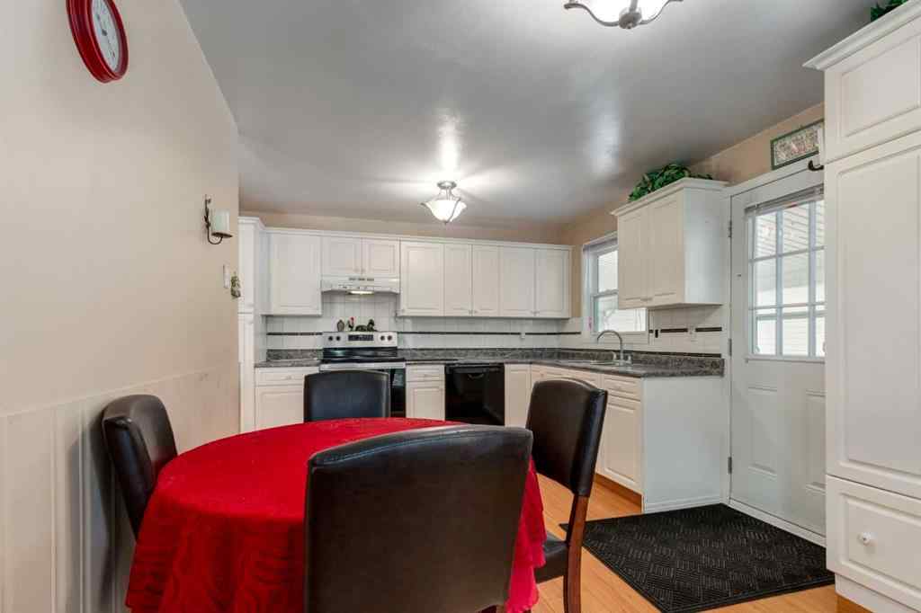MLS® A2256327 - 1812 Meadowbrook Drive SE in Meadowbrook Airdrie, Residential