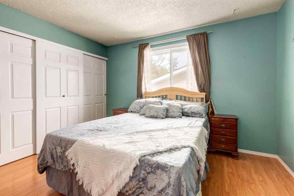 MLS® A2256327 - 1812 Meadowbrook Drive SE in Meadowbrook Airdrie, Residential