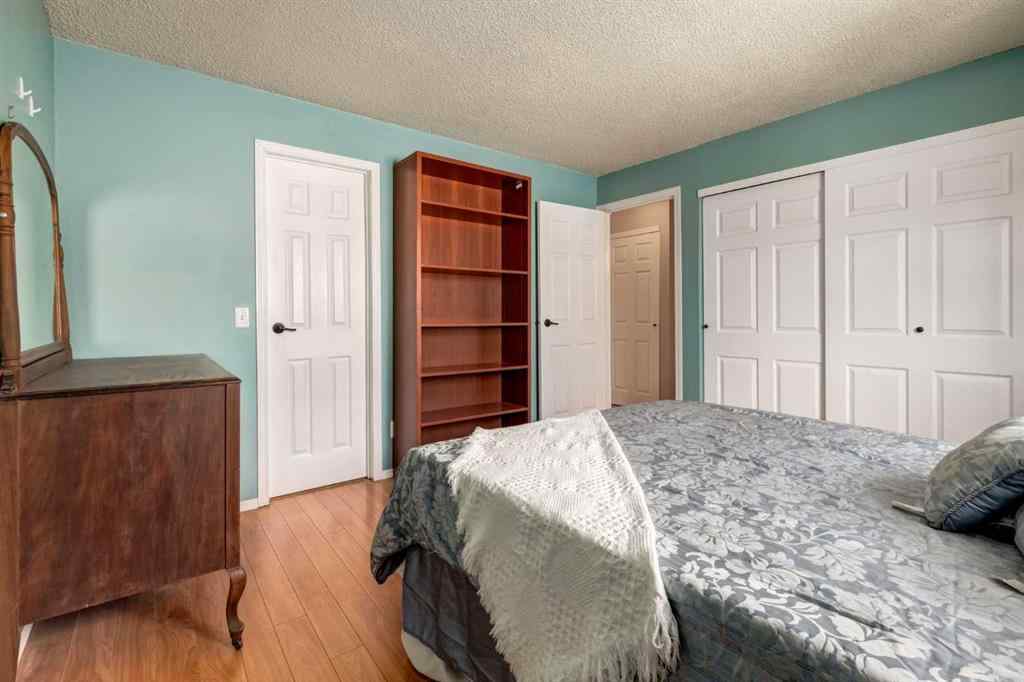 MLS® A2256327 - 1812 Meadowbrook Drive SE in Meadowbrook Airdrie, Residential