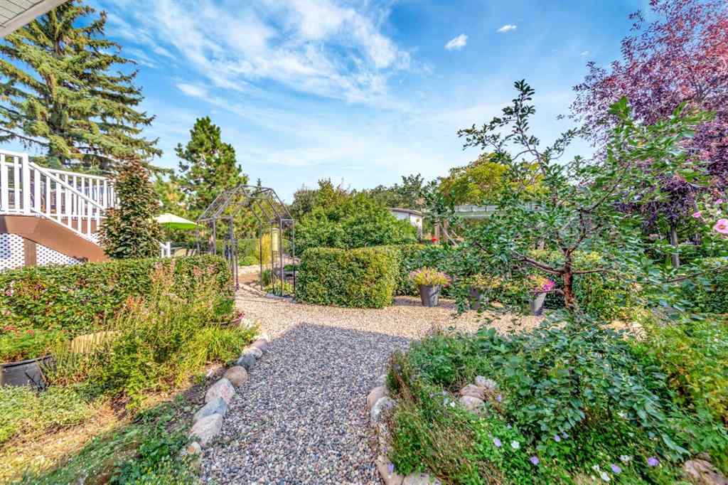 MLS® A2256330 - 135 Park Avenue   in Paradise Valley Paradise Valley, Residential