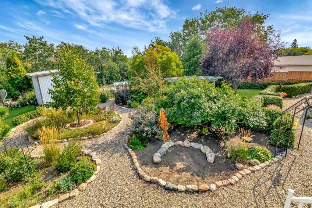 MLS® A2256330 - 135 Park Avenue   in Paradise Valley Paradise Valley, Residential