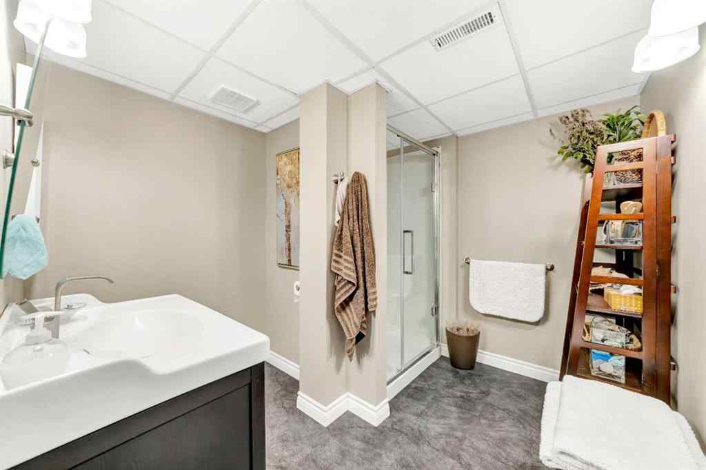 MLS® A2256330 - 135 Park Avenue   in Paradise Valley Paradise Valley, Residential