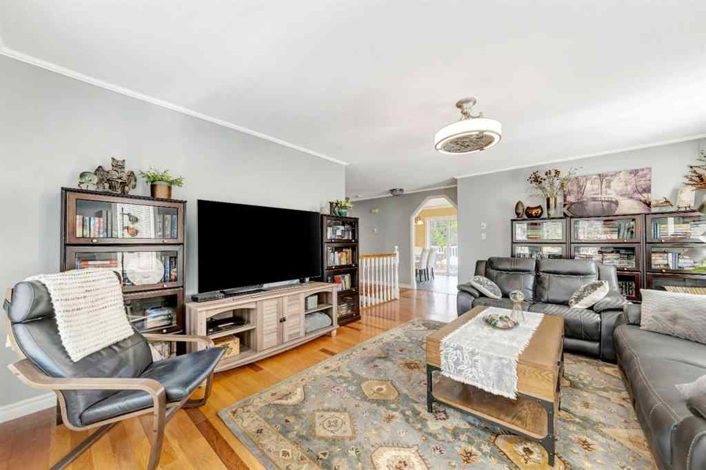 MLS® A2256330 - 135 Park Avenue   in Paradise Valley Paradise Valley, Residential