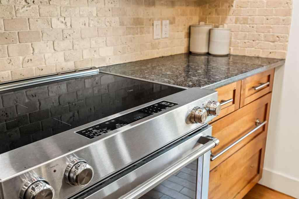 MLS® A2256333 - 1411 27 Street SW in Shaganappi Calgary, Residential