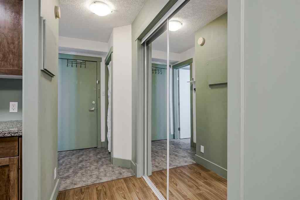 MLS® A2256334 - Unit #208 355 5 Avenue NE in Crescent Heights Calgary, Residential