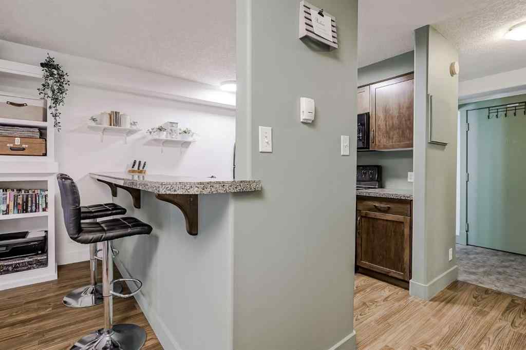 MLS® A2256334 - Unit #208 355 5 Avenue NE in Crescent Heights Calgary, Residential