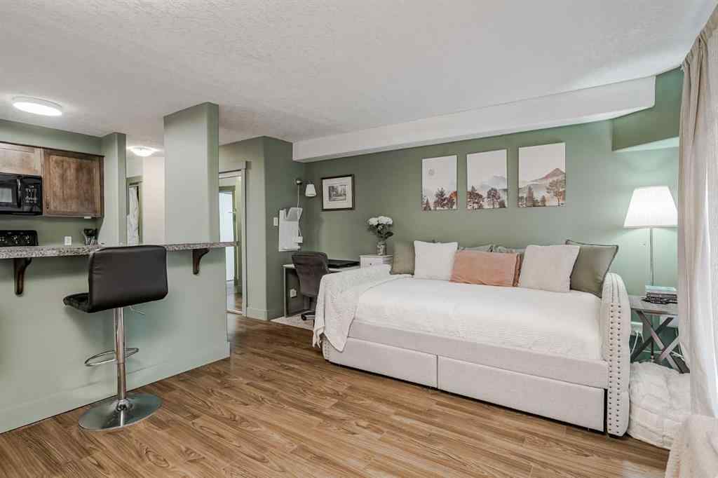 MLS® A2256334 - Unit #208 355 5 Avenue NE in Crescent Heights Calgary, Residential