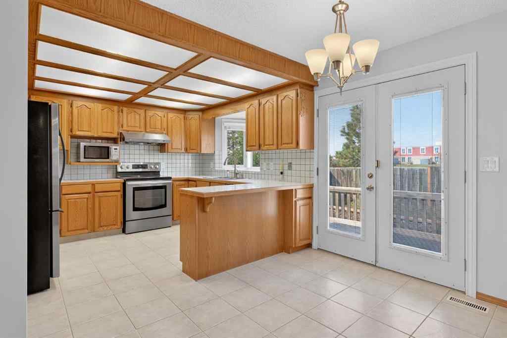 MLS® A2256335 - 23 Edgepark Way NW in Edgemont Calgary, Residential