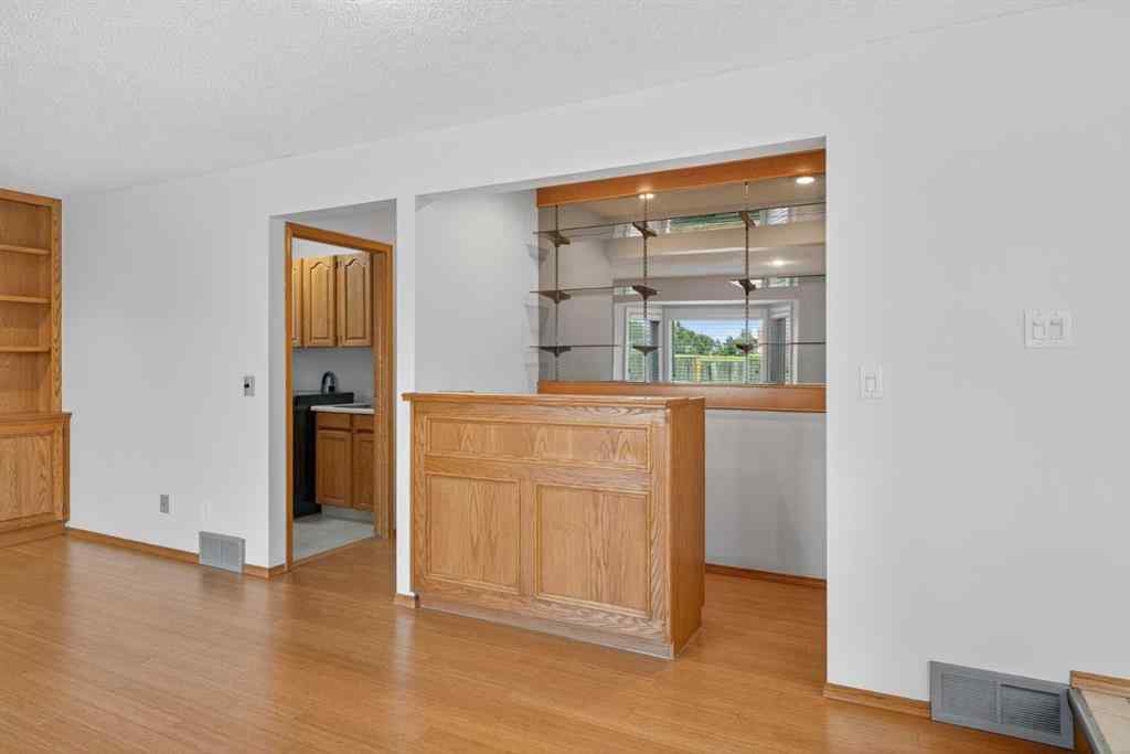 MLS® A2256335 - 23 Edgepark Way NW in Edgemont Calgary, Residential
