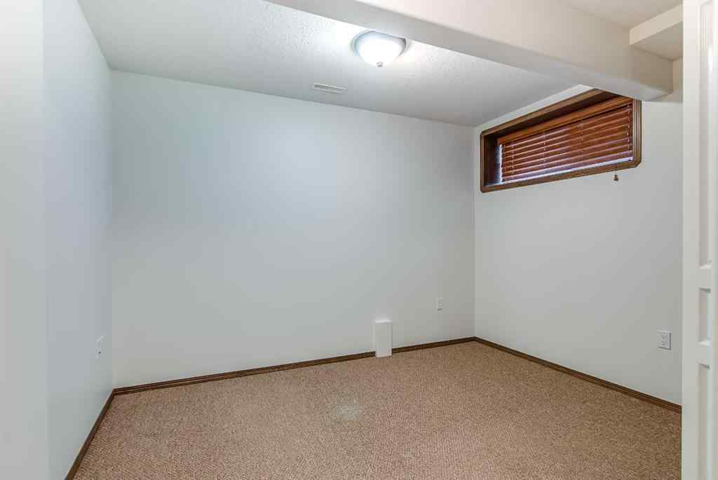 MLS® A2256339 - 180 Stratton Road SE in SE Southridge Medicine Hat, Residential
