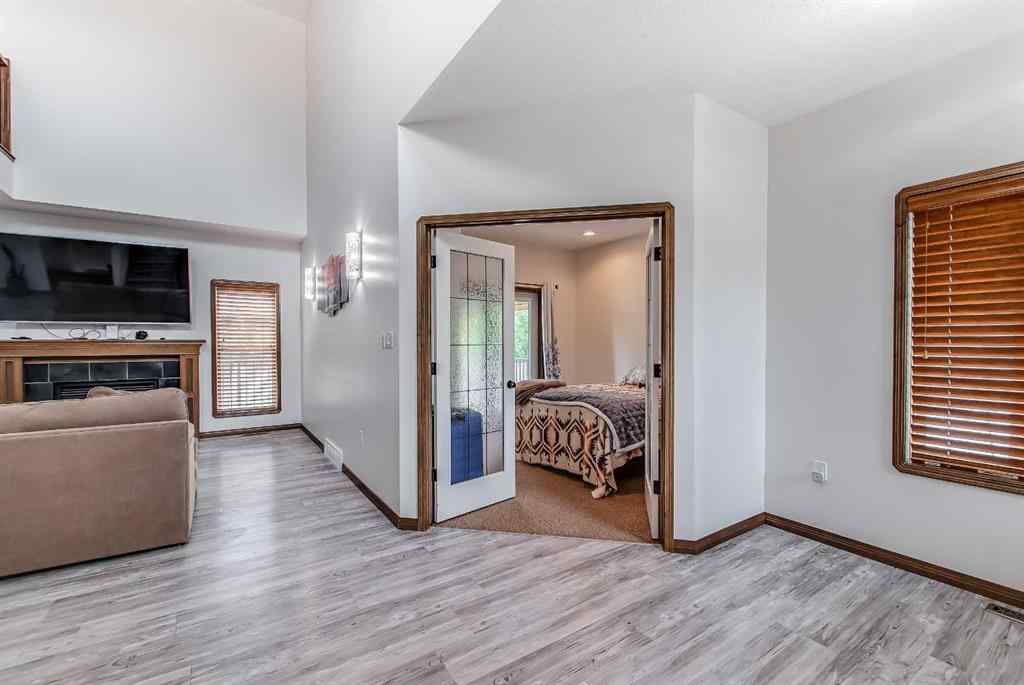 MLS® A2256339 - 180 Stratton Road SE in SE Southridge Medicine Hat, Residential