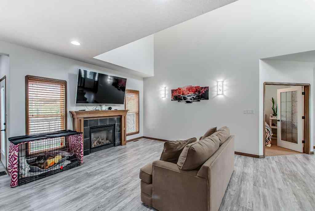 MLS® A2256339 - 180 Stratton Road SE in SE Southridge Medicine Hat, Residential