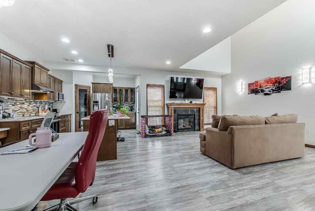 MLS® A2256339 - 180 Stratton Road SE in SE Southridge Medicine Hat, Residential
