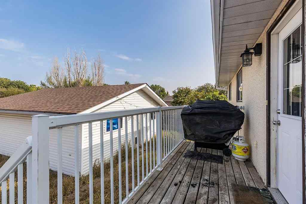 MLS® A2256346 - 92 Smithson Street SE in SE Southridge Medicine Hat, Residential