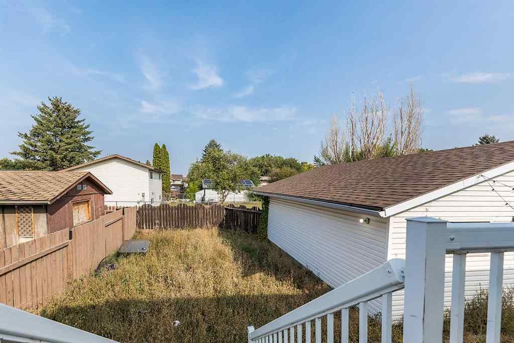MLS® A2256346 - 92 Smithson Street SE in SE Southridge Medicine Hat, Residential