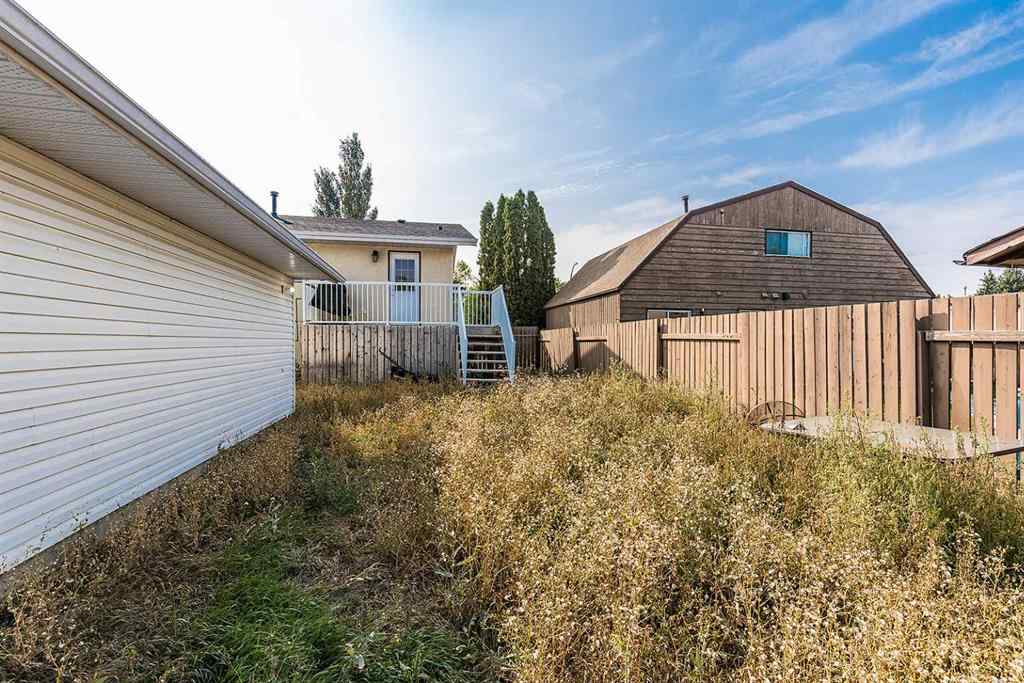 MLS® A2256346 - 92 Smithson Street SE in SE Southridge Medicine Hat, Residential