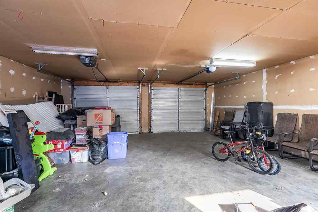 MLS® A2256346 - 92 Smithson Street SE in SE Southridge Medicine Hat, Residential
