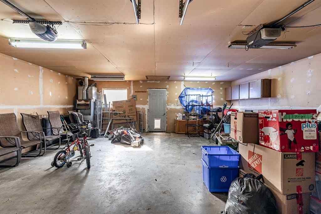 MLS® A2256346 - 92 Smithson Street SE in SE Southridge Medicine Hat, Residential