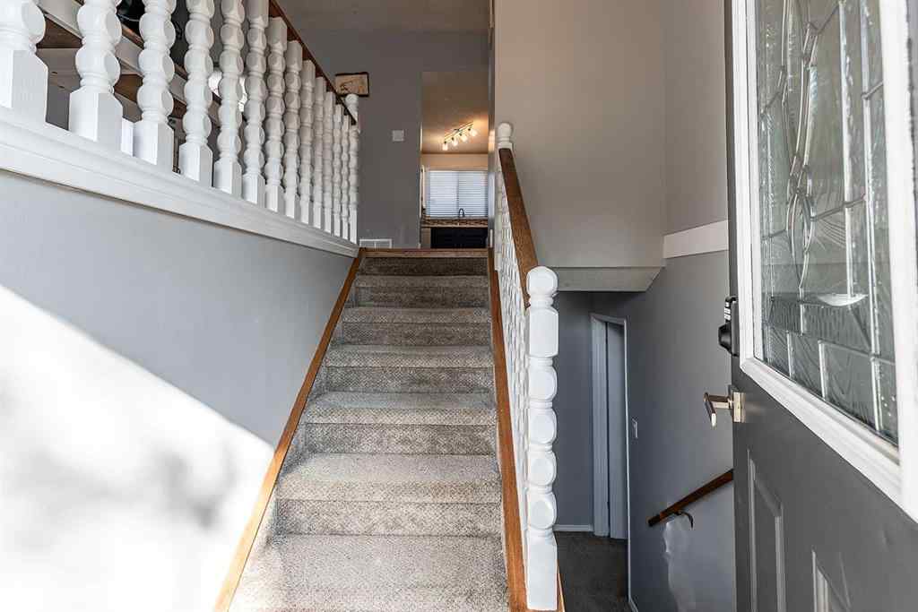 MLS® A2256346 - 92 Smithson Street SE in SE Southridge Medicine Hat, Residential